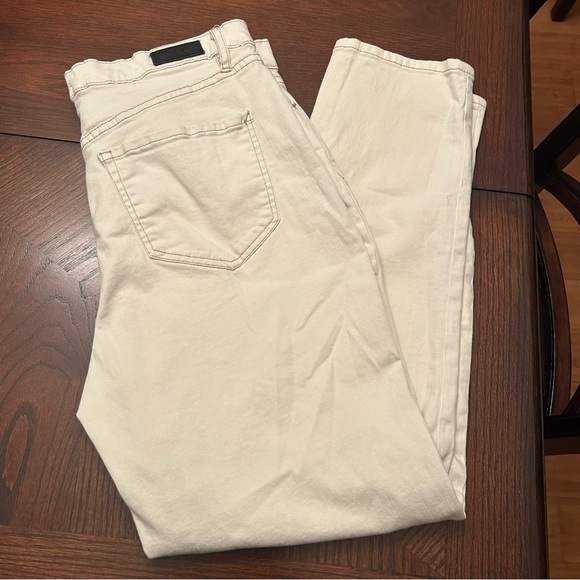 Nicole Miller Denim - Nicole Miller Jeans Women’s Size 10 Cream Nomad Super High Rise Taper